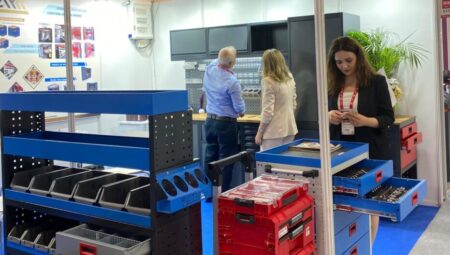 Klasör ve Soyunma Dolapları: Endüstriyel Ortamlarda Kullanım Alanları